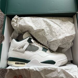 Jordan Sneakers Box - Green and White